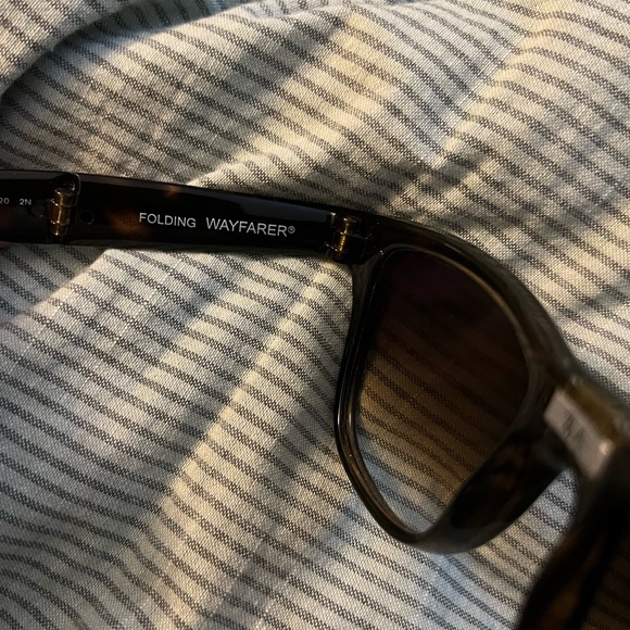 Ray Ban RB 4195 Folding Wayfarers. - Picture 5 of 9